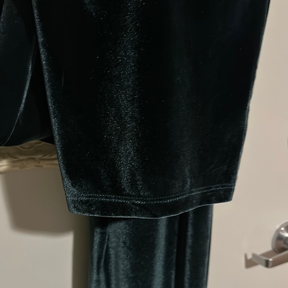 ANNE KLEIN | Velour Elegant Forest Green Velvet Pants - Picture 7 of 10